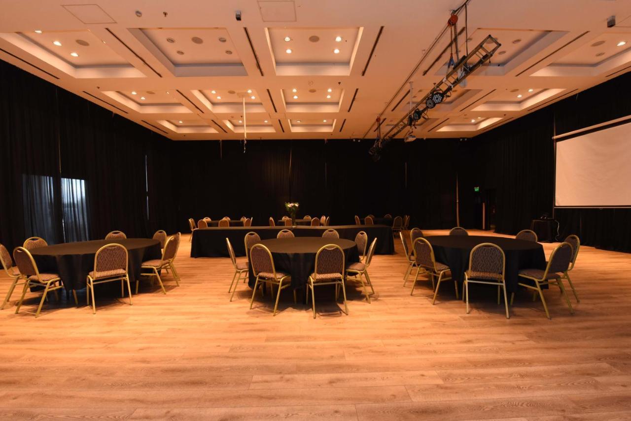 Howard Johnson Resort & Convention Center Ezeiza Exterior foto