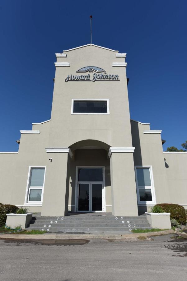 Howard Johnson Resort & Convention Center Ezeiza Exterior foto