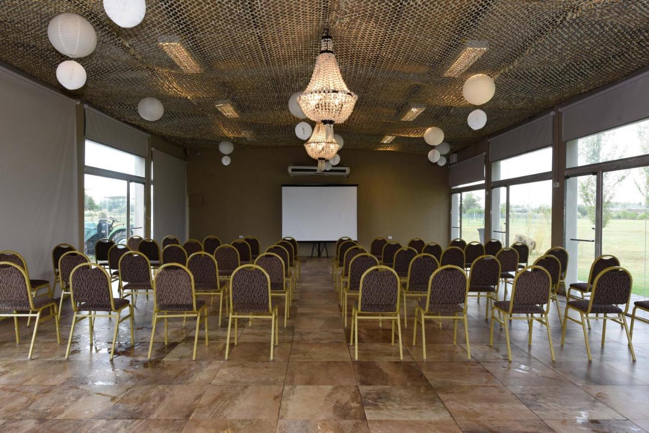 Howard Johnson Resort & Convention Center Ezeiza Exterior foto