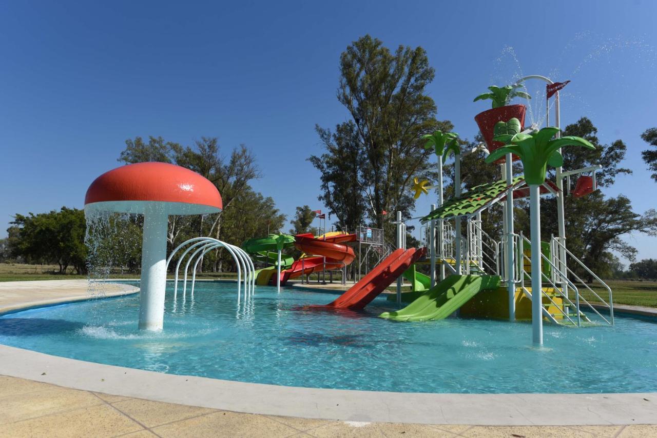 Howard Johnson Resort & Convention Center Ezeiza Exterior foto