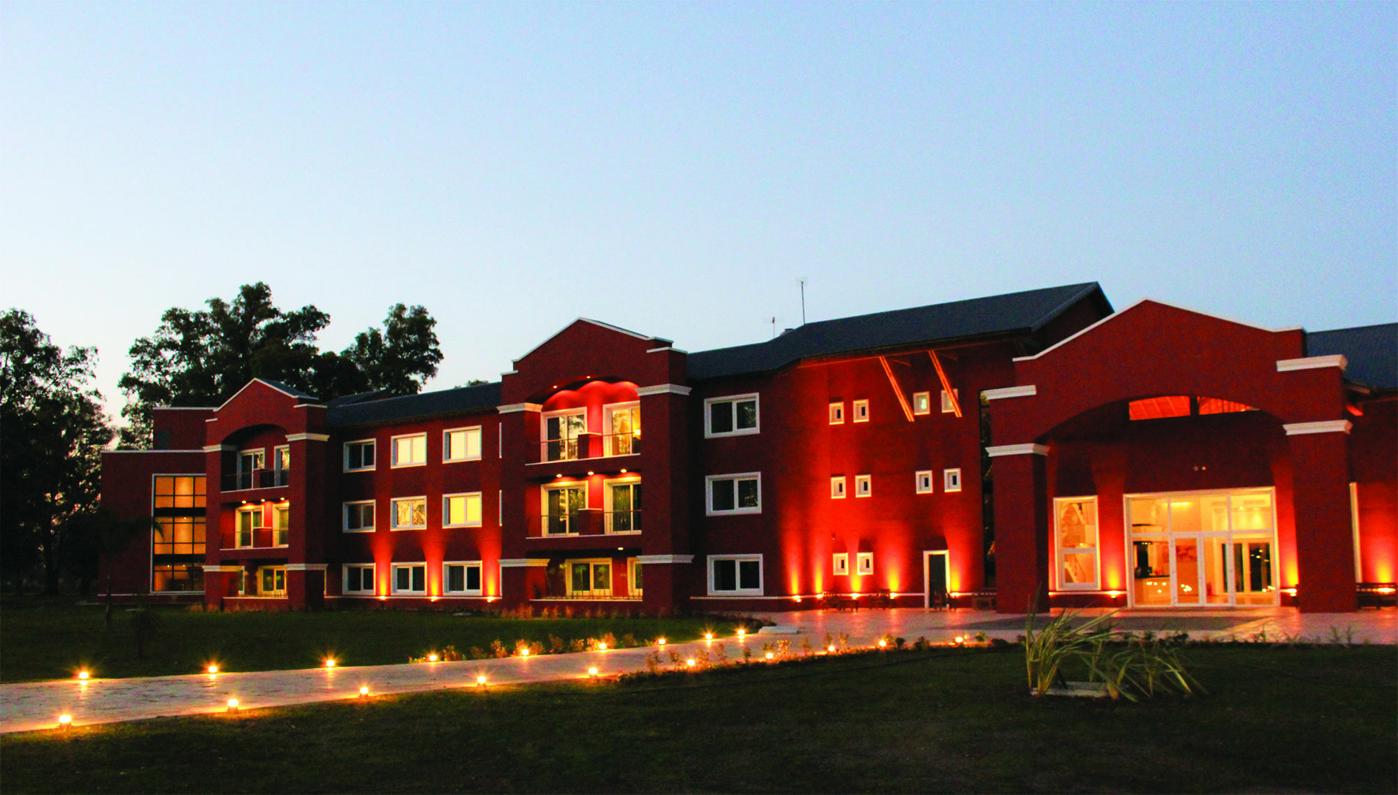 Howard Johnson Resort & Convention Center Ezeiza Exterior foto